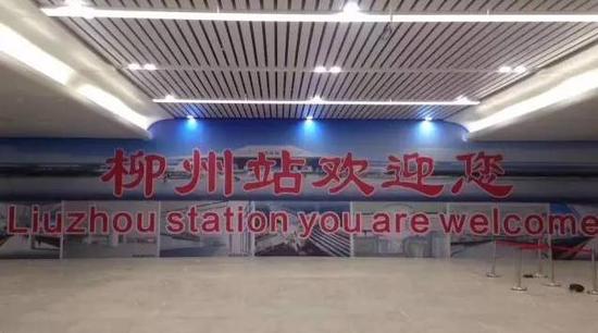 ����Ӣ��