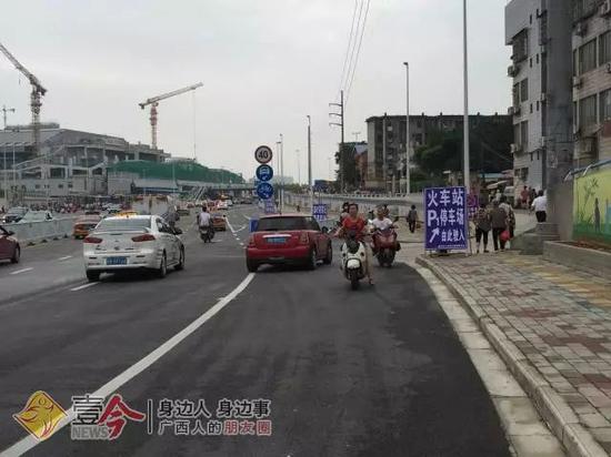 ����Ӣ��