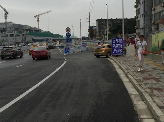 ����Ӣ��