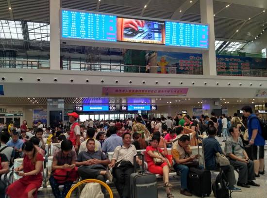 ����Ӣ��