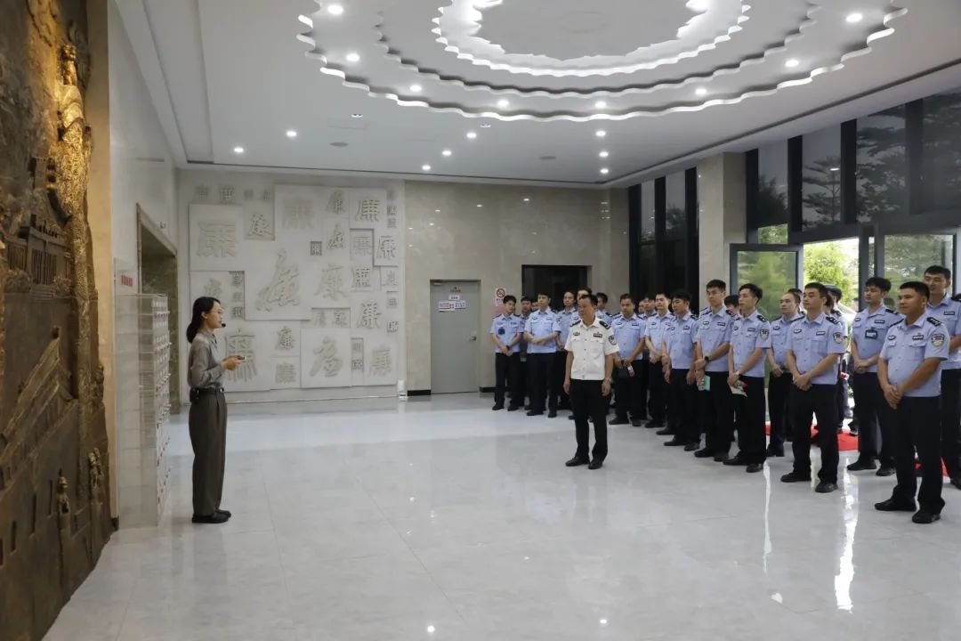 ���ݴ�ѧ�������ѧԺ