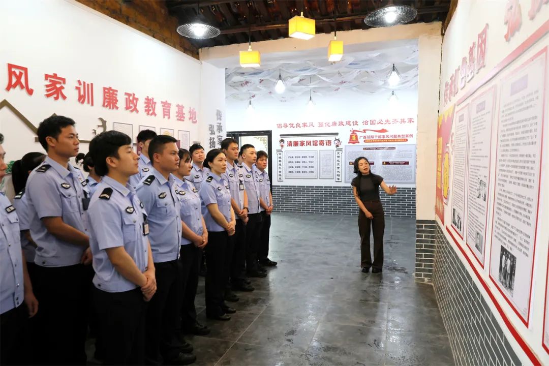 ���ݴ�ѧ�������ѧԺ