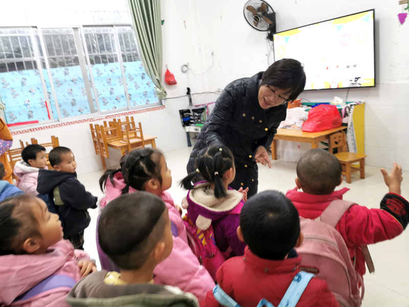 �����н����ָ�����������й�����չ��ƶ����ɹ�ͬ���������Ч�νӹ���