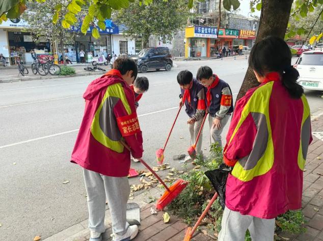 ��������¹ɽ��ѧ�����´���ů�����׷澫�������