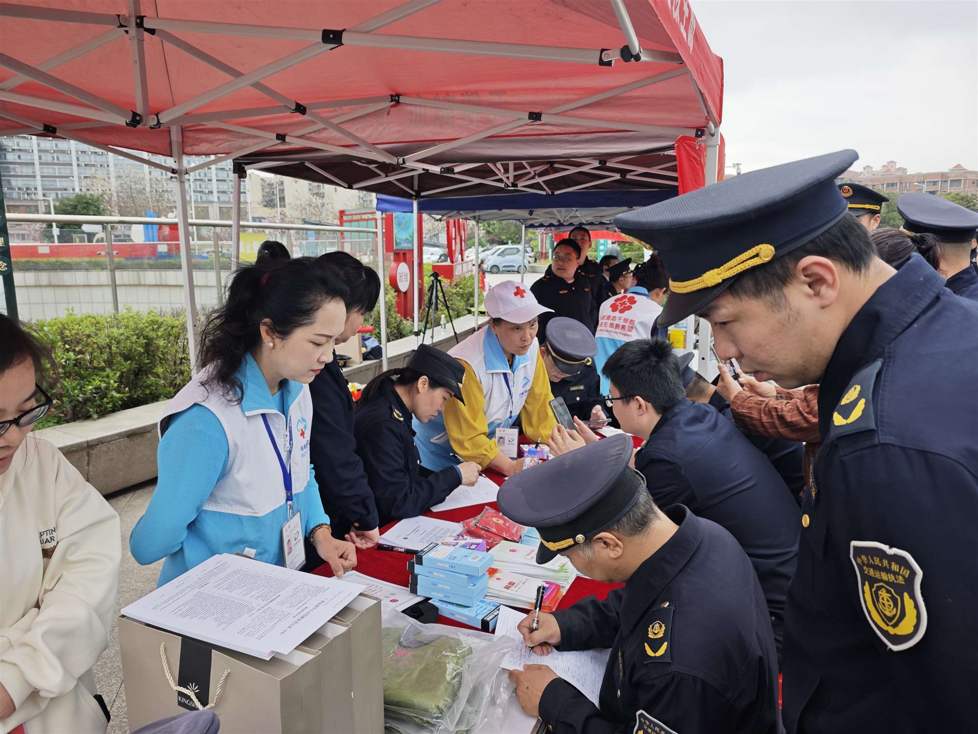 ���´����桱ů������Ѫ���׼�����